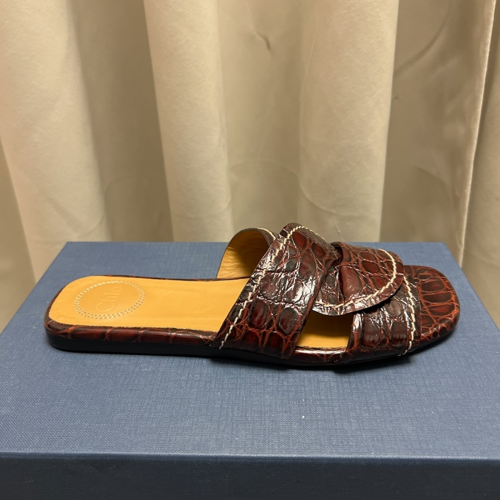 Chloe flats